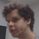 Filho que matou a mãe já havia ameaçado esfaquear antes por causa de “barulhos”