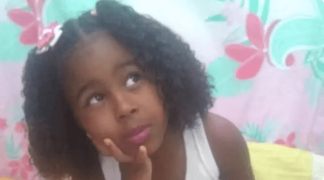 Menina de 10 anos morre após carro ser alvo de tiros em Belford Roxo